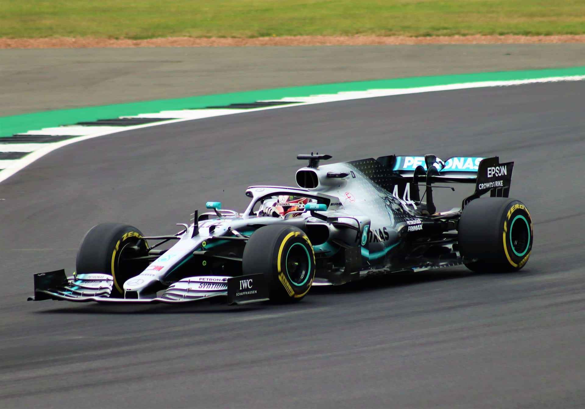 Formuła 1: Lewis Hamilton wygrał Grand Prix Emilii-Romanii. Mercedes mistrzem konstruktorów!
