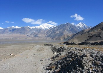 Karakoram Highway w prowincji Xinjiang; foto: Colegota / Wikimedia Commons