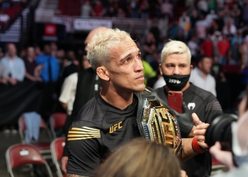 Na zdjęciu: Charles Oliveira, nowy mistrz wagi lekkiej UFC; foto: Louis Grasse / PxImages / Icon Sportswire via Getty Images