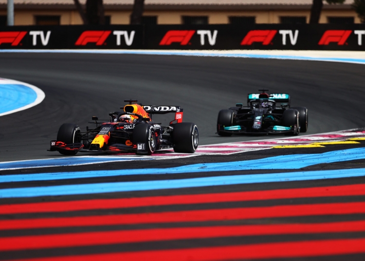 Max Verstappen i Lewis Hamilton podczas Grand Prix Francji 2021 na torze Circuit Paul Ricard; foto: Dan Istitene - Formula 1 via Getty Images