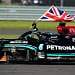 Lewis Hamilton świętuje zwycięstwo w Grand Prix Wielkiej Brytanii 2021; foto: Joe Portlock - Formula 1 / Formula 1 via Getty Images