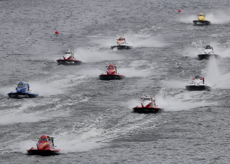 Wyścig łodzi motorowych; foto: Bryn Lennon / Getty Images