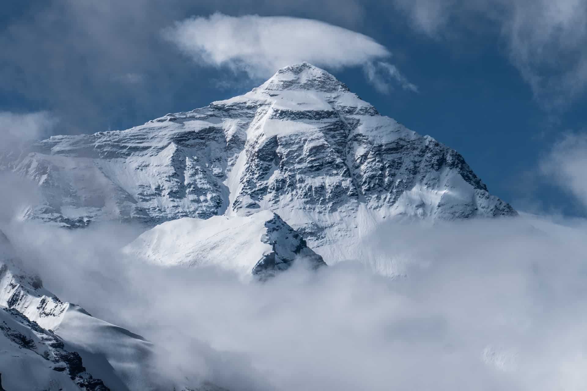 Andrzej Bargiel przerwał wyprawę na Mount Everest. Przyczyną warunki pogodowe