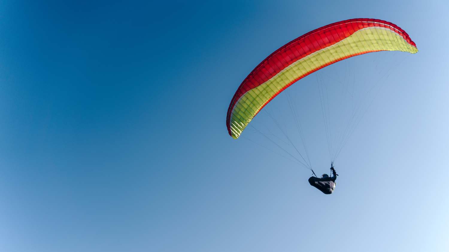 Skok ze spadochronem – najciekawsze fakty 